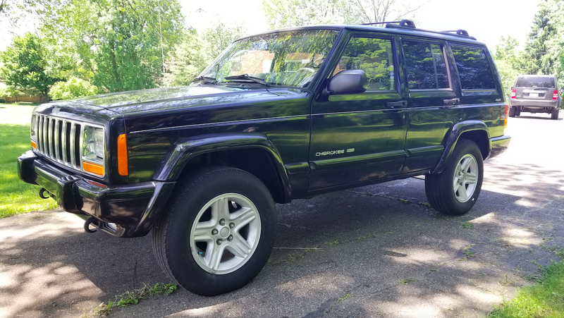Illustration for article titled I Just Bought a Low-Mileage Jeep Cherokee for $500 and It Is the Ultimate Winter Beater